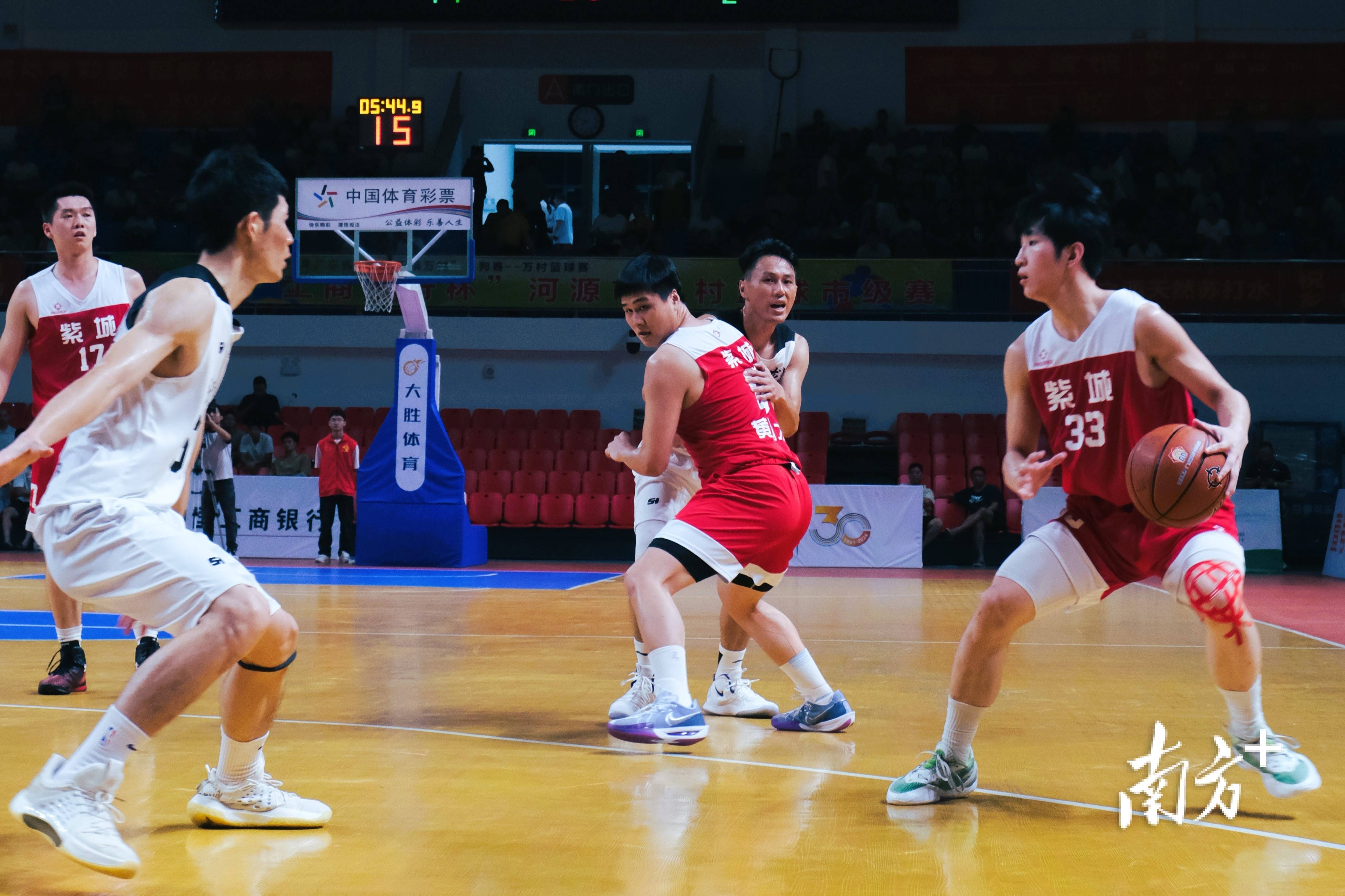 经典回放!篮球赛场瞬间回顾 经典回放!篮球赛场瞬间回顾