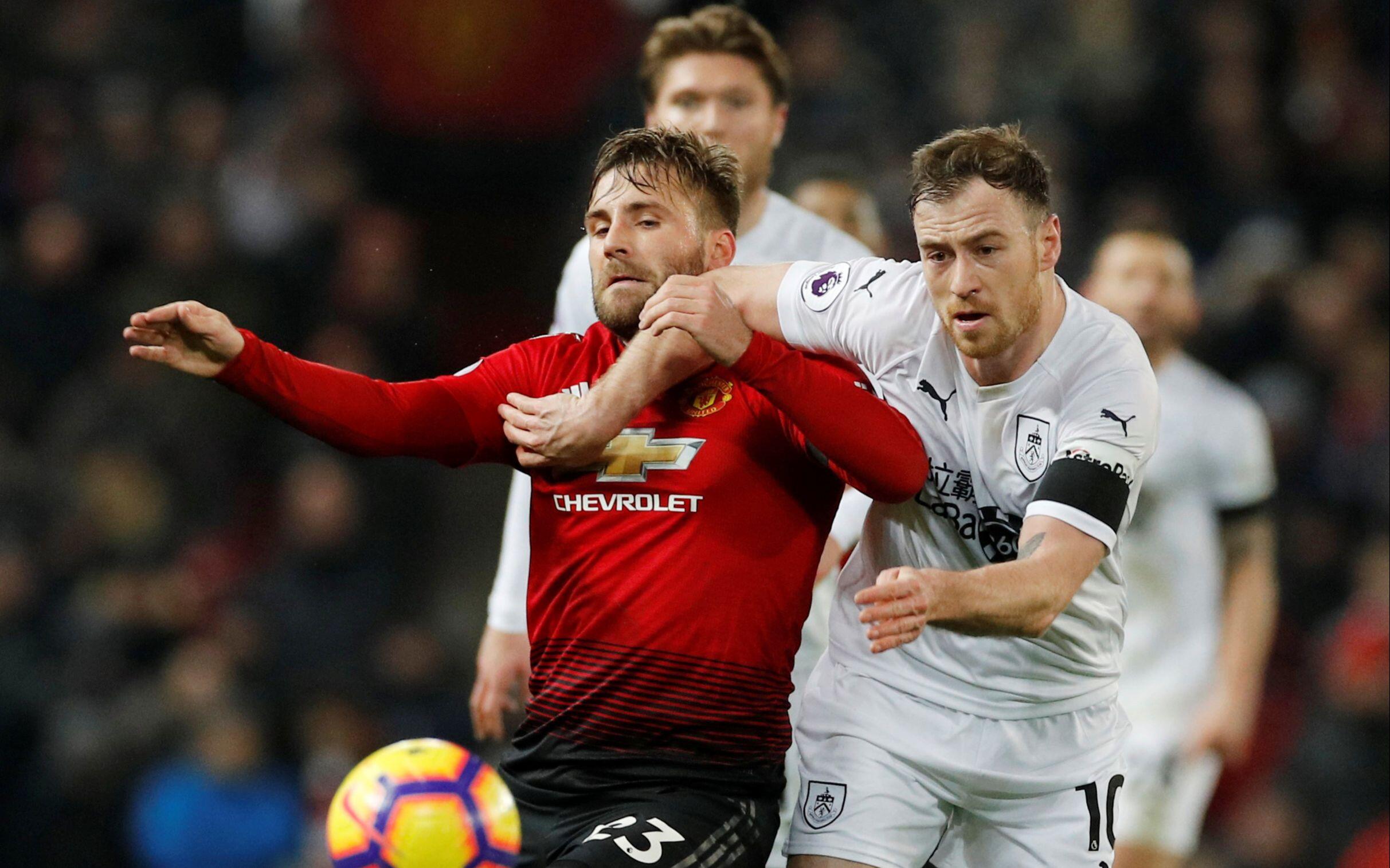 利兹联关键战次回合迎战,实力出击的简单介绍 利兹联关键战次回合迎战,实力出击的简单介绍