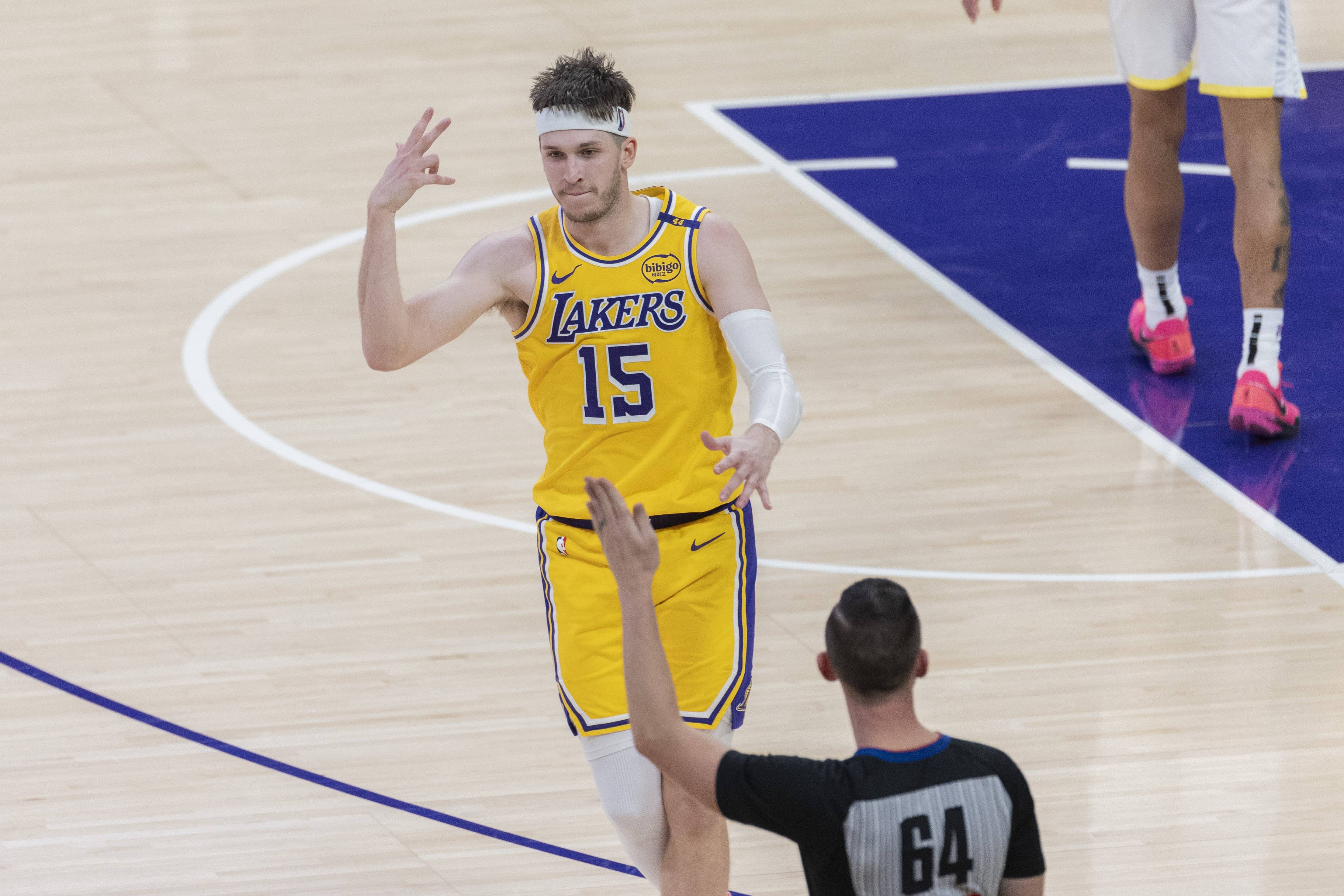 爱游戏APP-篮球球员伤情稳定好转赛场回归的简单介绍