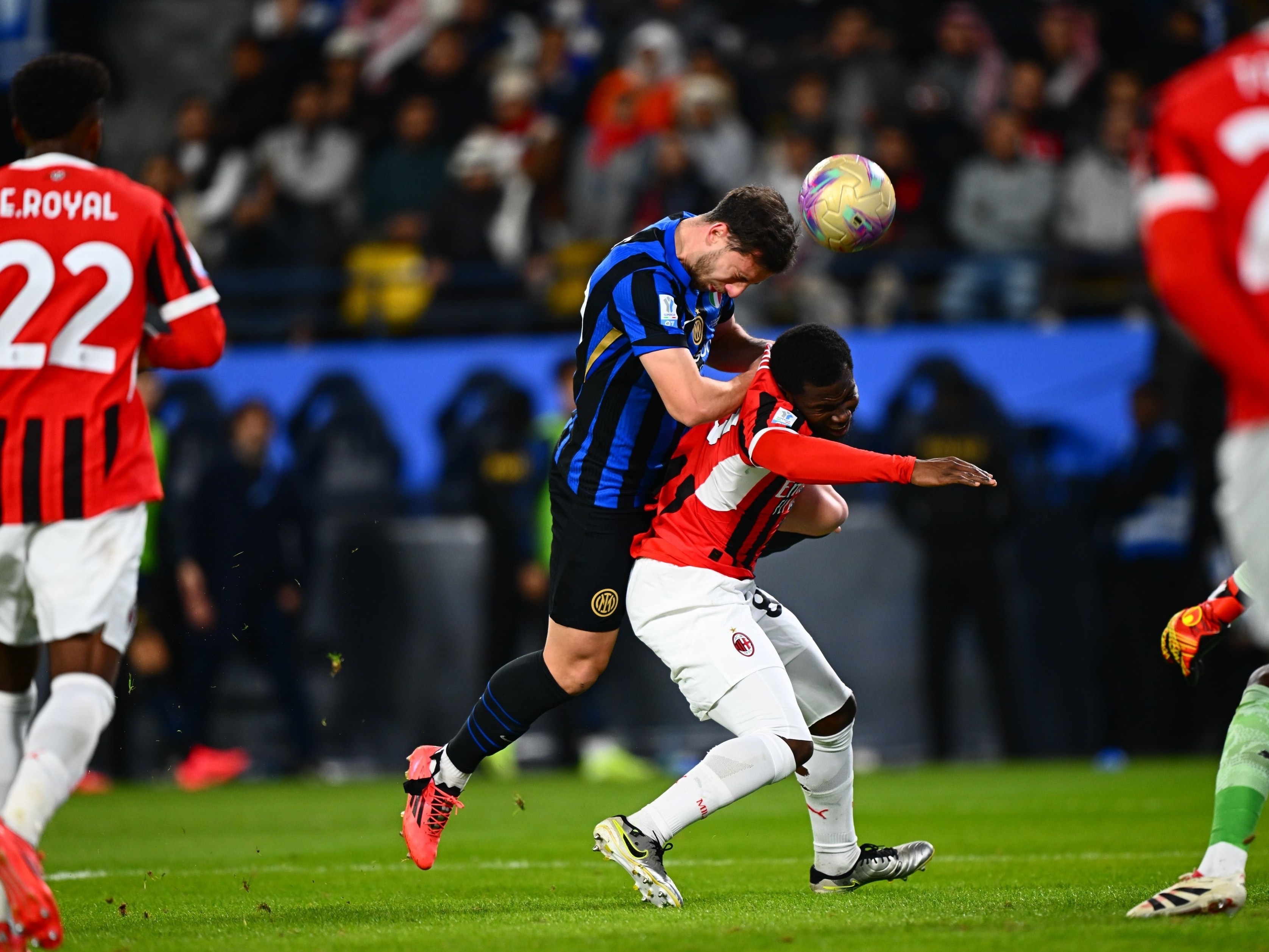 爱游戏下载-AC米兰攻守兼备,豪取胜利的简单介绍