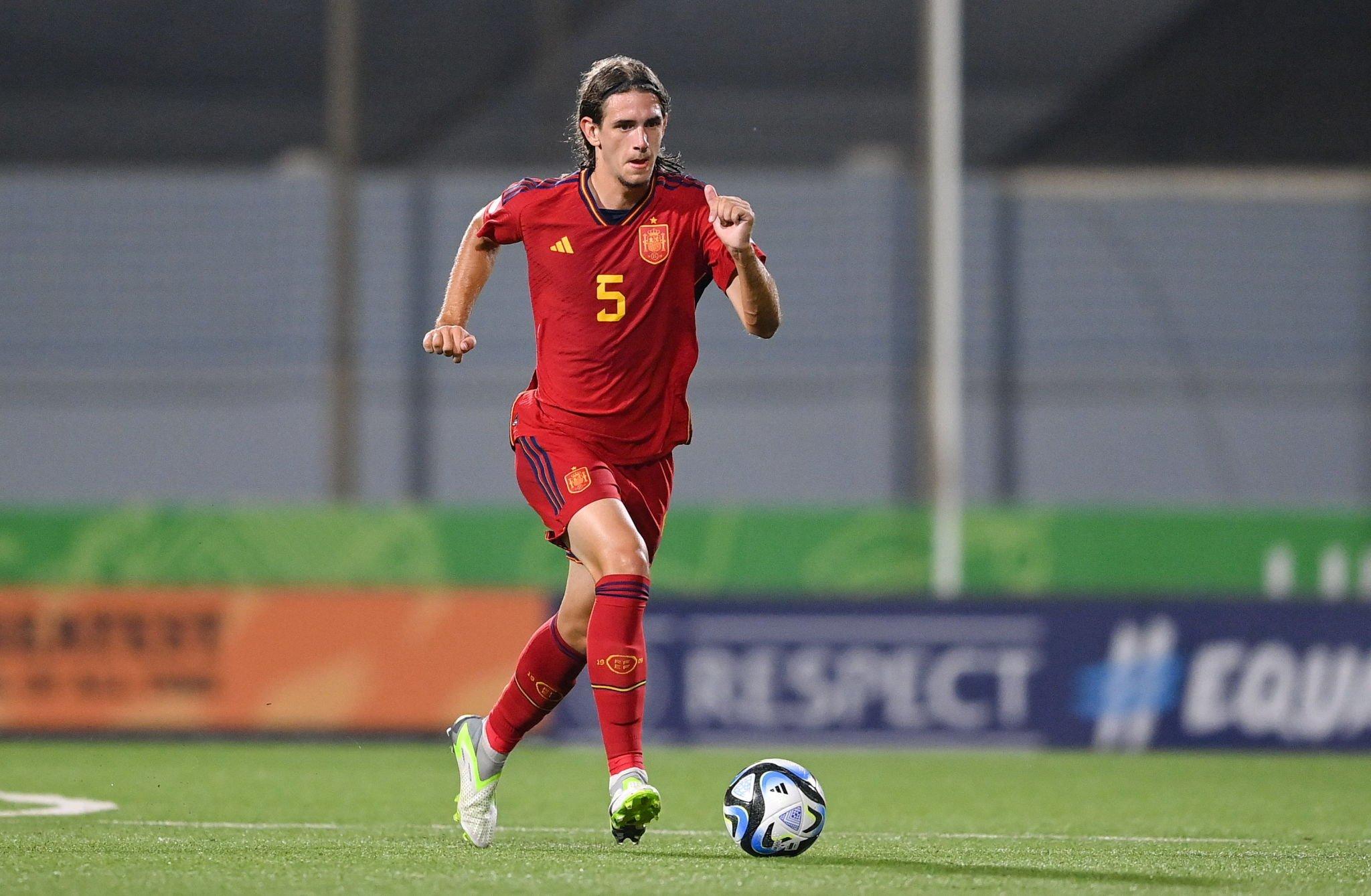 西班牙迎战波兰,实力悬殊引人瞩目 西班牙迎战波兰,实力悬殊引人瞩目