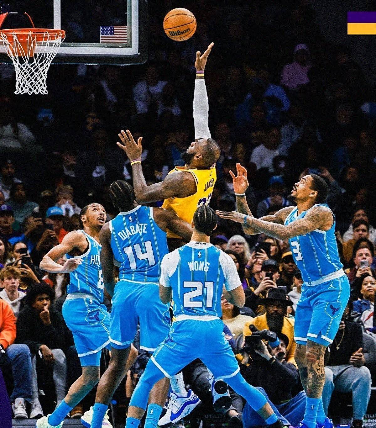 爱游戏娱乐-詹姆斯和戴维斯携手奇迹逆袭,湖人夺得总冠军的简单介绍