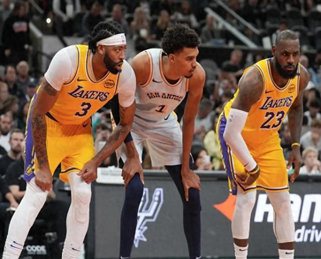 詹姆斯和戴维斯携手奇迹逆袭,湖人夺得总冠军的简单介绍 詹姆斯和戴维斯携手奇迹逆袭,湖人夺得总冠军的简单介绍