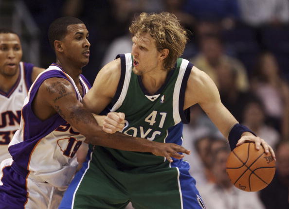 小牛迎战太阳:小众球员异军突起,帮助球队取胜 小牛迎战太阳:小众球员异军突起,帮助球队取胜