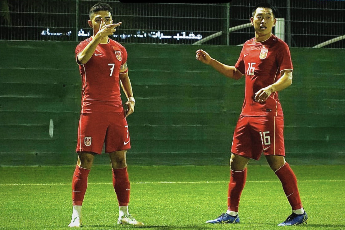 血战瞬间:亚洲足球聚焦全球目光 血战瞬间:亚洲足球聚焦全球目光