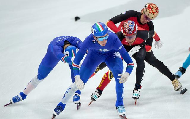 加拿大队获得胜利,取得三分 加拿大队获得胜利,取得三分