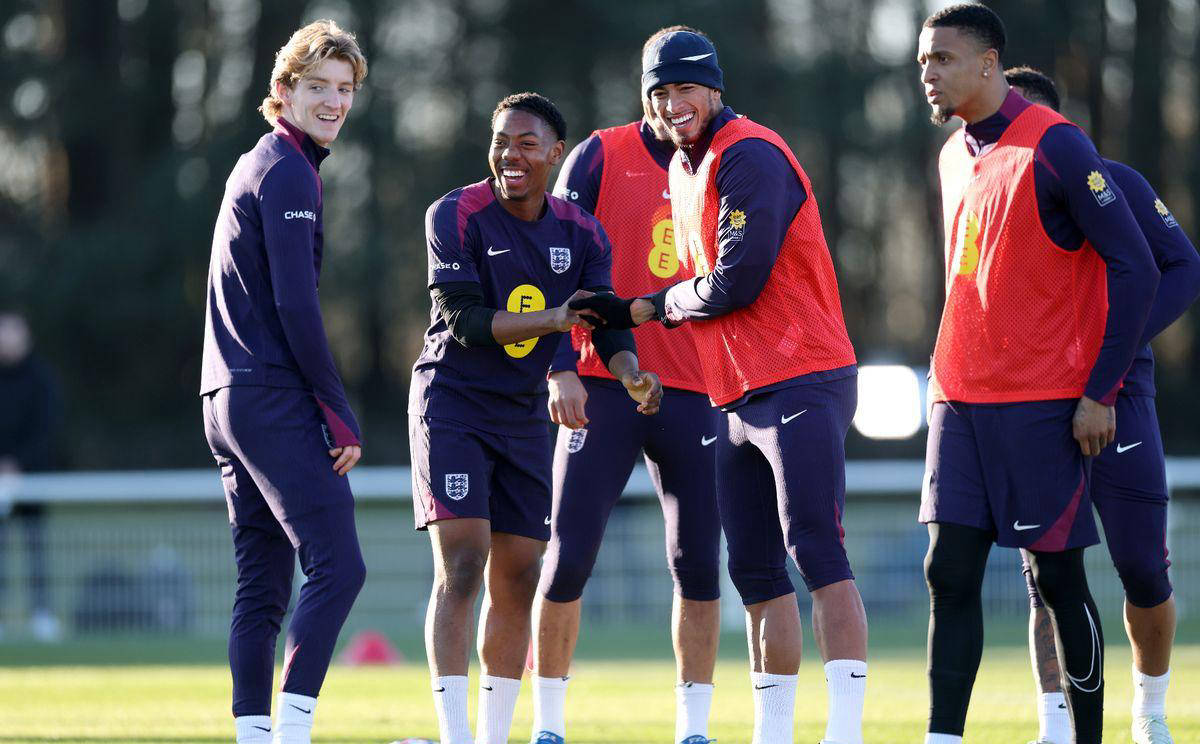 爱游戏官方-包含英格兰队前进首秀备战步步为营欧洲足联杯的词条