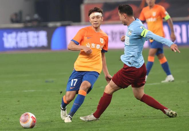 爱游戏-建业客场战平山东鲁能，双方握手言和