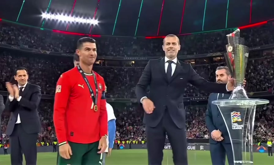 爱游戏官方-葡萄牙男足胜出，赢得晋级资格