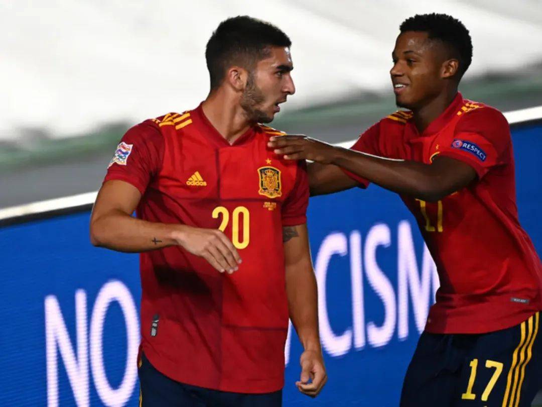 包含兹尼特圣彼得堡俱乐部签下西班牙边锋,欲冲击联赛前四的词条 包含兹尼特圣彼得堡俱乐部签下西班牙边锋,欲冲击联赛前四的词条