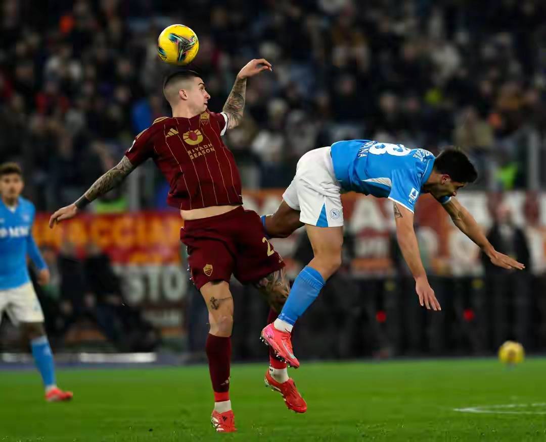 爱游戏体育-那不勒斯主场逼平维罗纳，难分高下