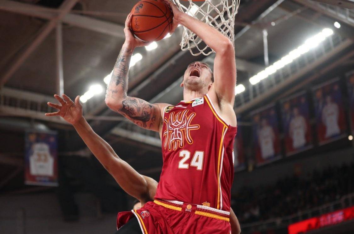 爱游戏APP-异军突起，欧预赛中出现黑马球队