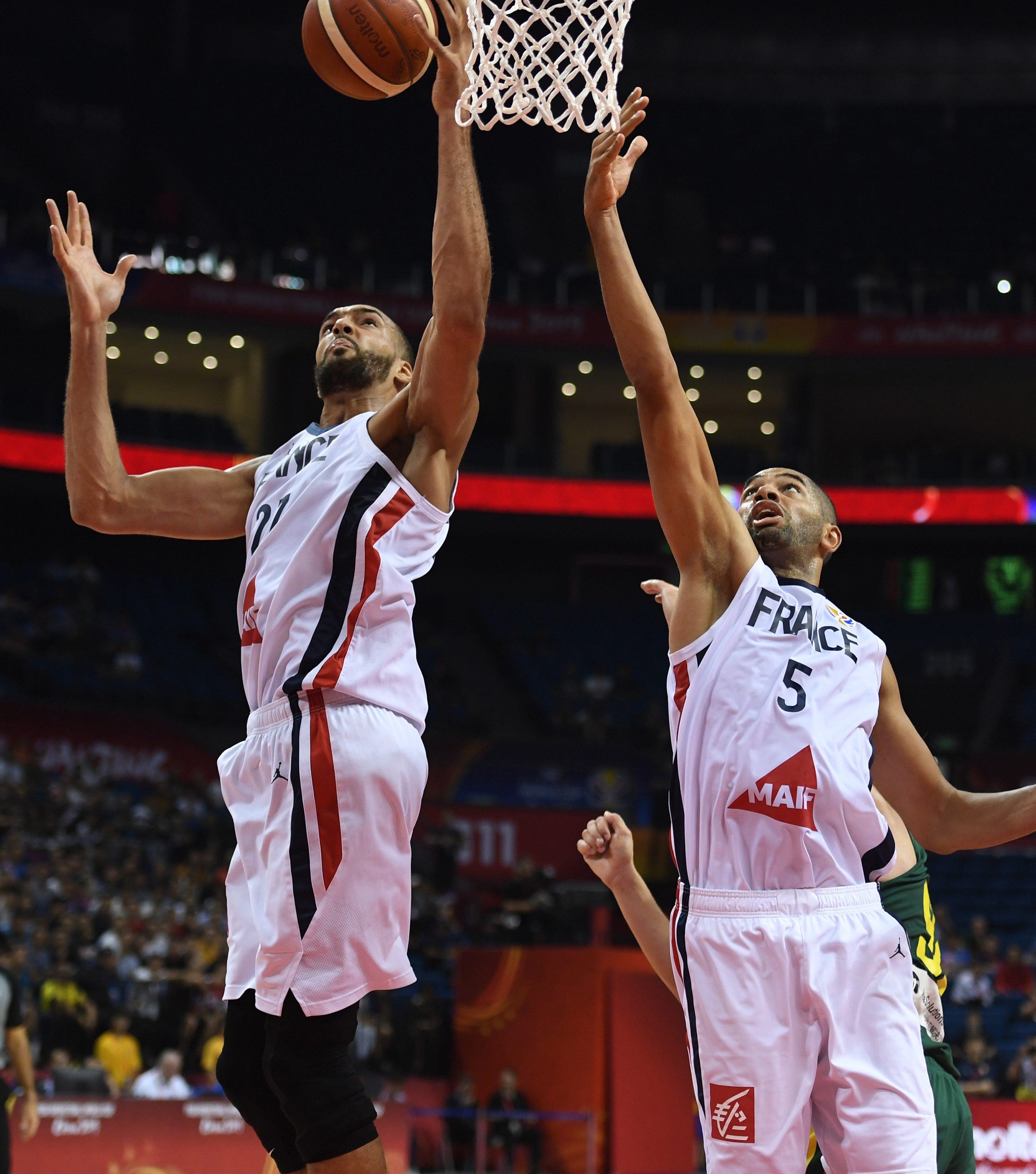 爱游戏-立陶宛篮球联赛强强对决，球员斗志昂扬的简单介绍