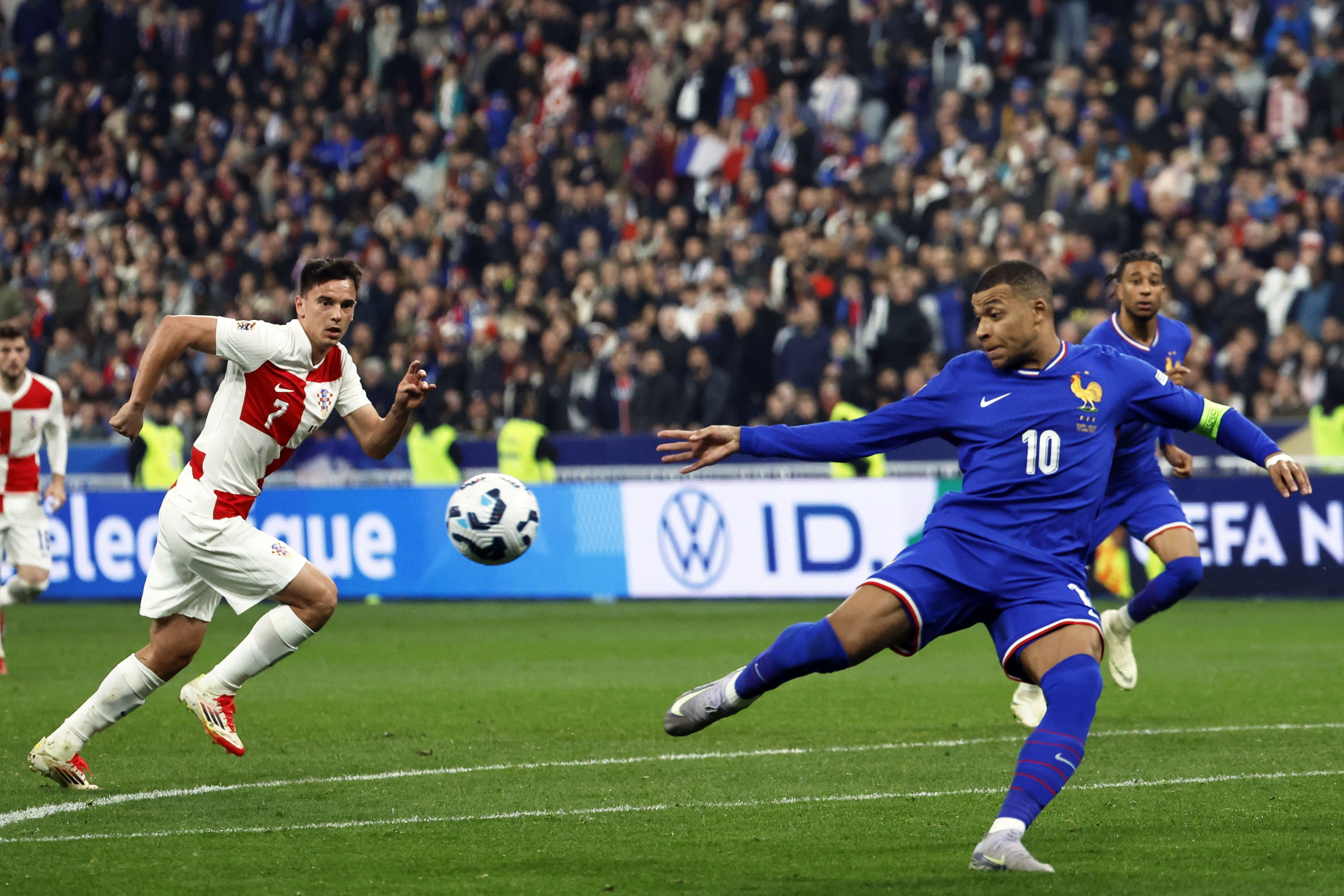 爱游戏APP-荷兰不敌比利时,憾败于欧国联半决赛