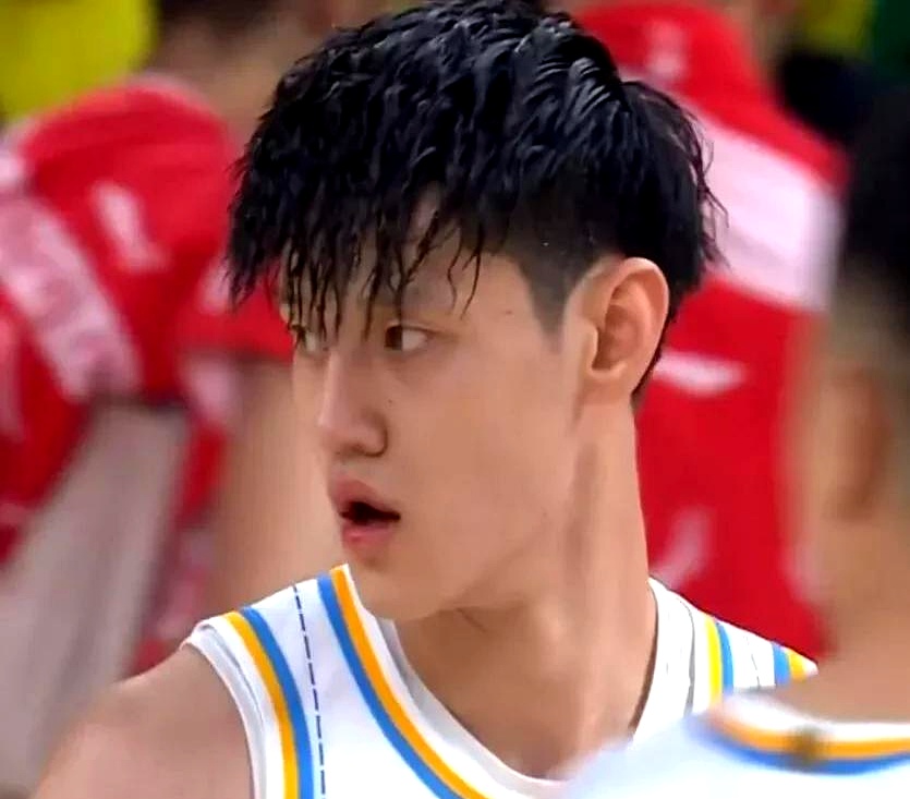 爱游戏娱乐-卡莱拉主场险胜,成功获得宝贵三分