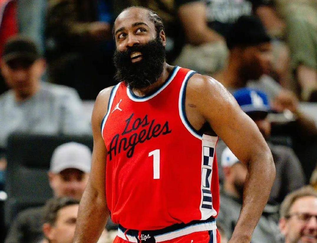 关于快船主场告捷,双枪联手狂轰50分!的信息 关于快船主场告捷,双枪联手狂轰50分!的信息