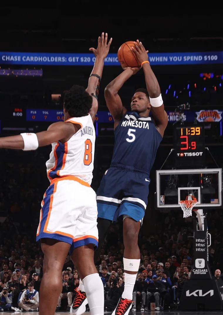 爱游戏大厅-赛场上的豪气与激情,球员们拼尽全力比赛!