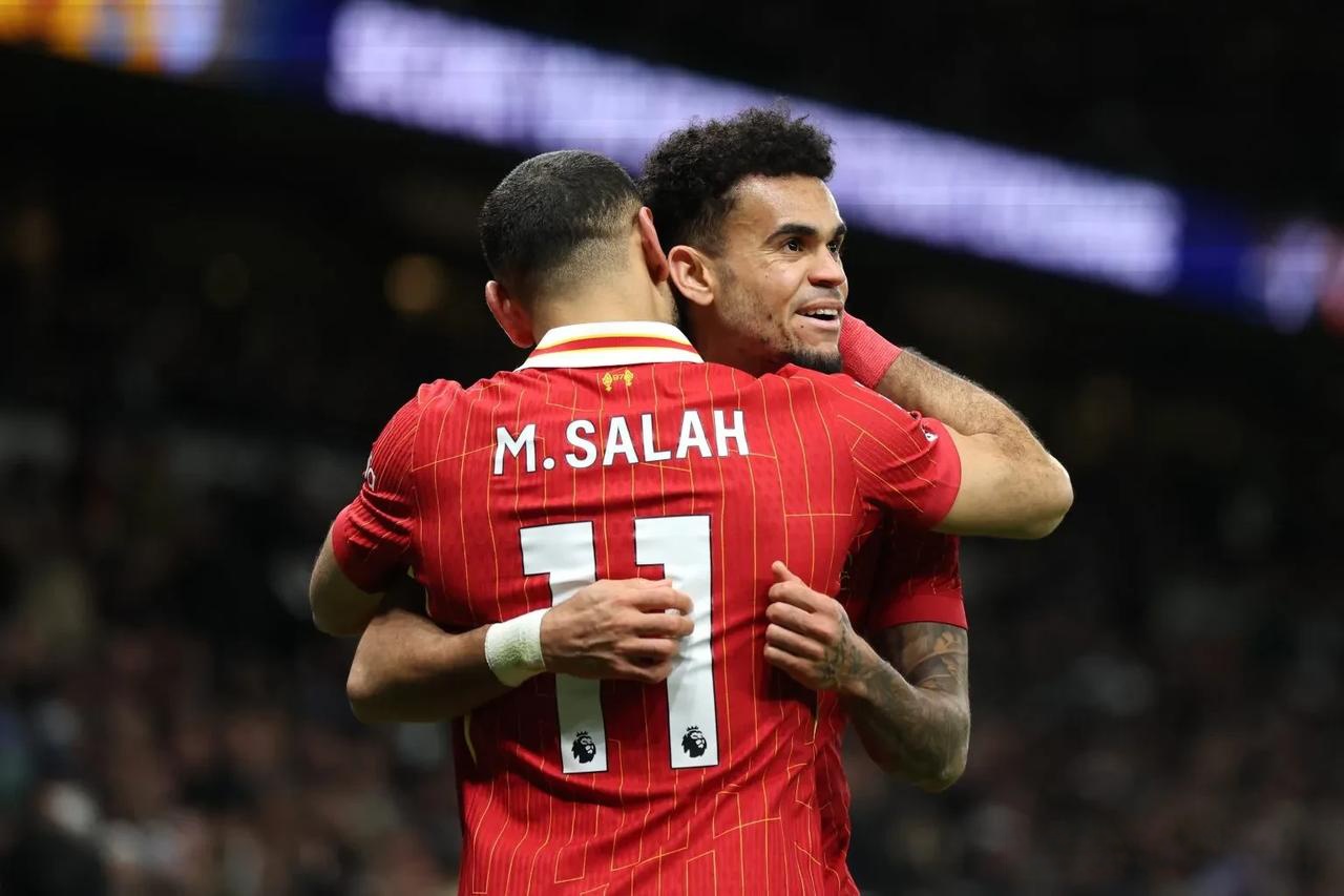 爱游戏体育-巴塞罗那主帅否认与球员产生矛盾