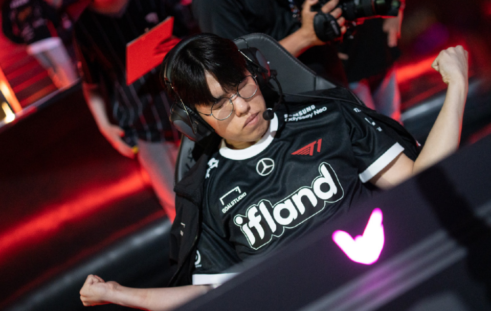 爱游戏在线-T1血洗PSG,Peanut极限生还后反打激烈交锋淘汰赛,让粉丝疯狂欢呼的简单介绍