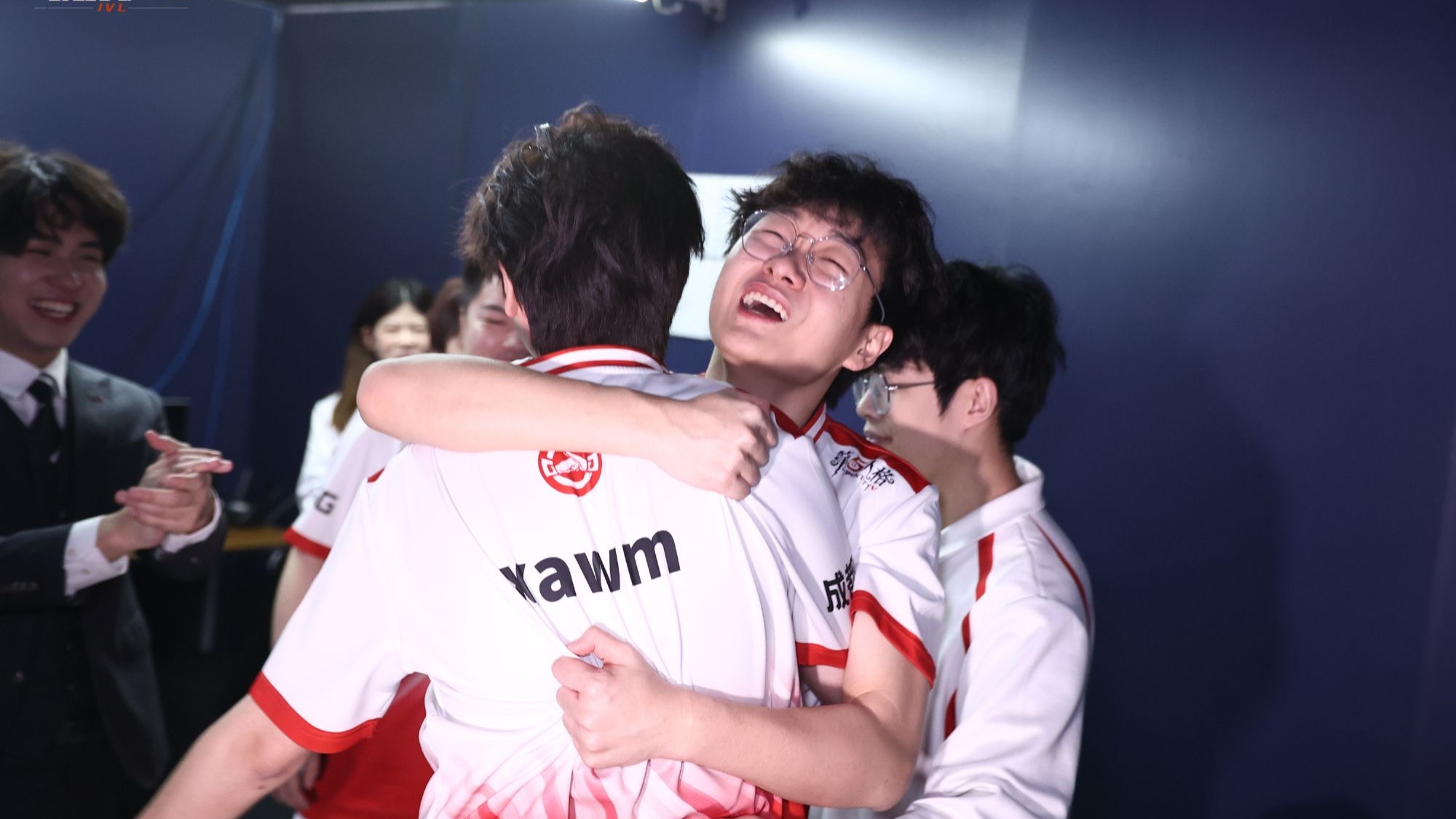 CLG翻盘PSG,Gumayusi开启传奇时刻鏖战多局小组赛,留下经典瞬间的简单介绍 CLG翻盘PSG,Gumayusi开启传奇时刻鏖战多局小组赛,留下经典瞬间的简单介绍