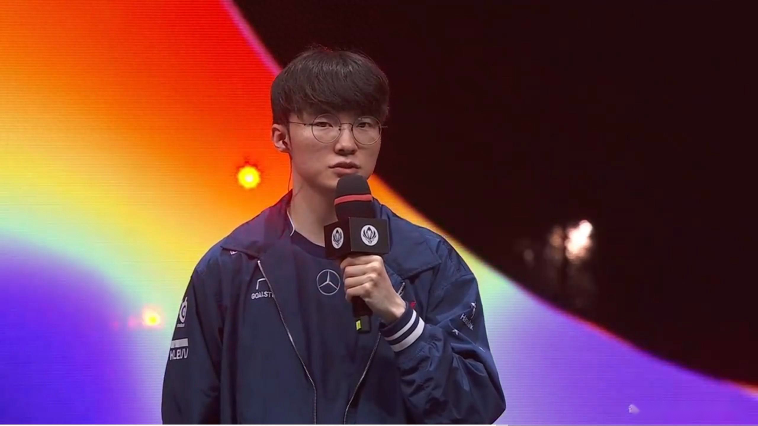 T1轻取FLY,Faker极限生还后反打鏖战多局八强赛,成为赛场最大亮点的简单介绍 T1轻取FLY,Faker极限生还后反打鏖战多局八强赛,成为赛场最大亮点的简单介绍