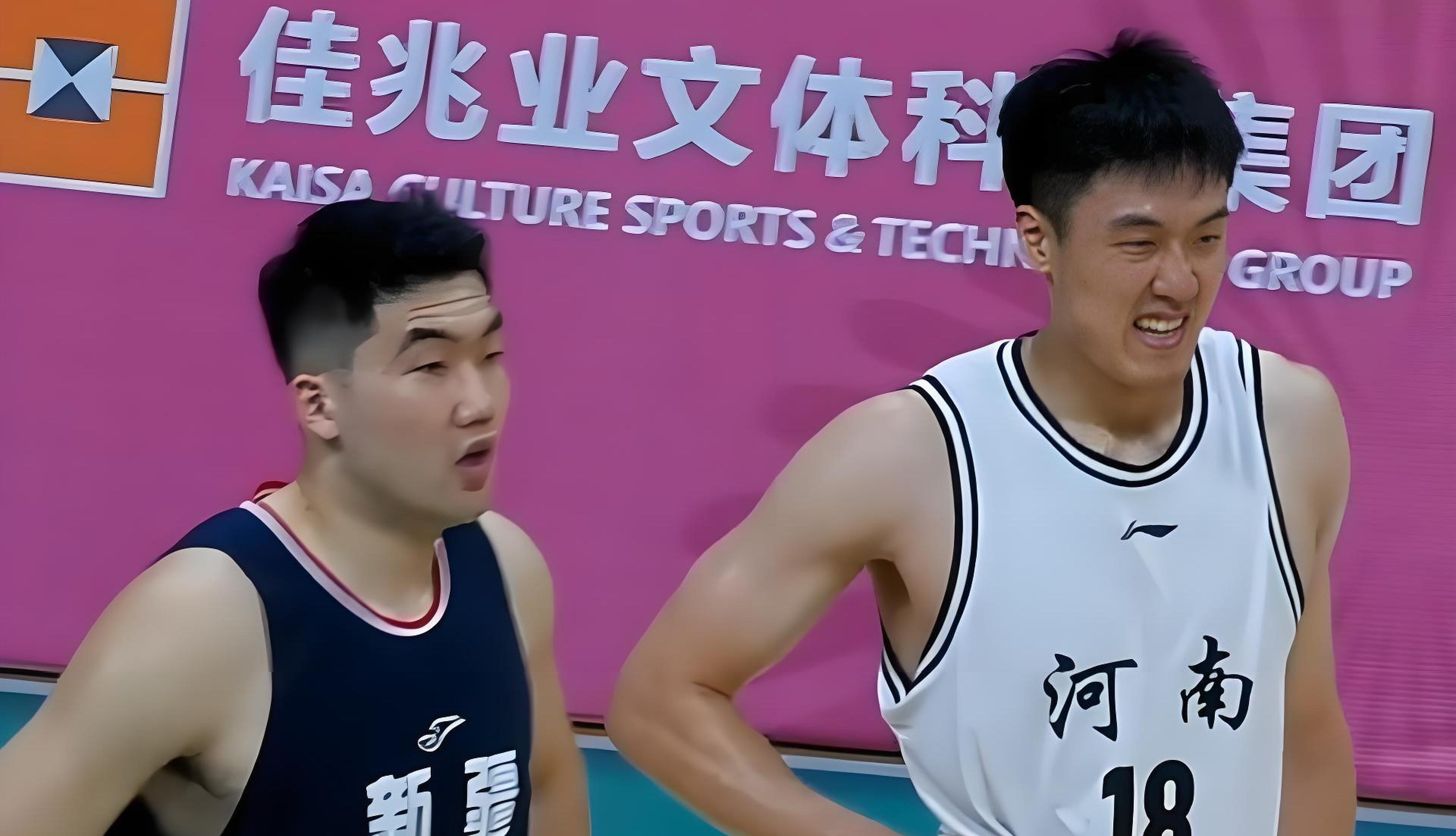 河南男篮顽强作战,成功击败对手晋级决赛 河南男篮顽强作战,成功击败对手晋级决赛