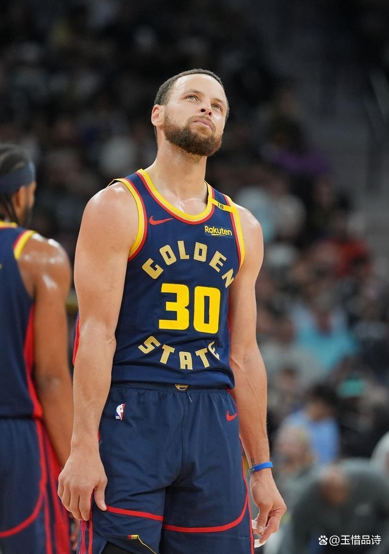 勇士胜出马刺,保持不败记录 勇士胜出马刺,保持不败记录