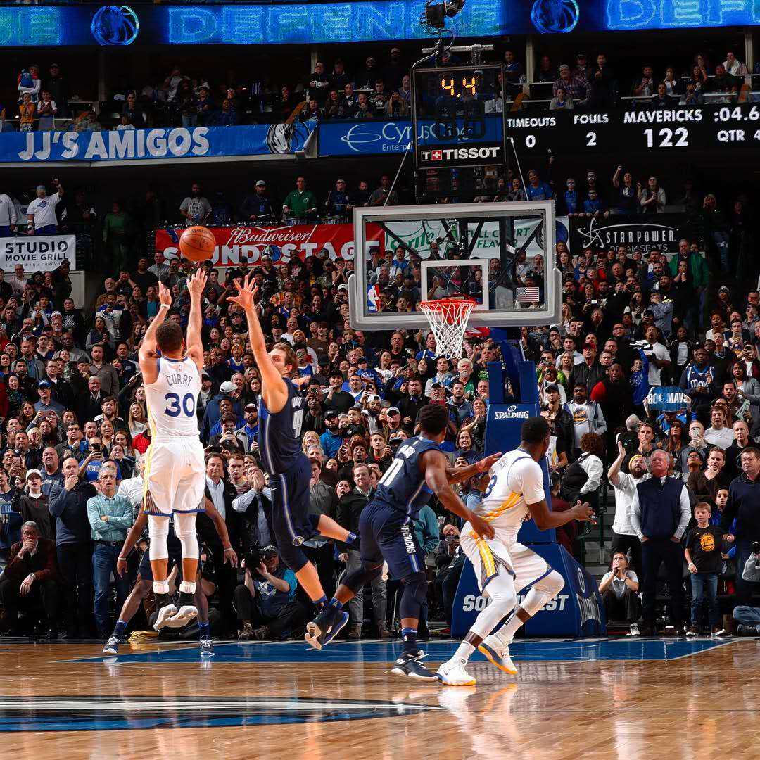 曼联斯旺西-平局，卢卡古共射入绝杀关键球