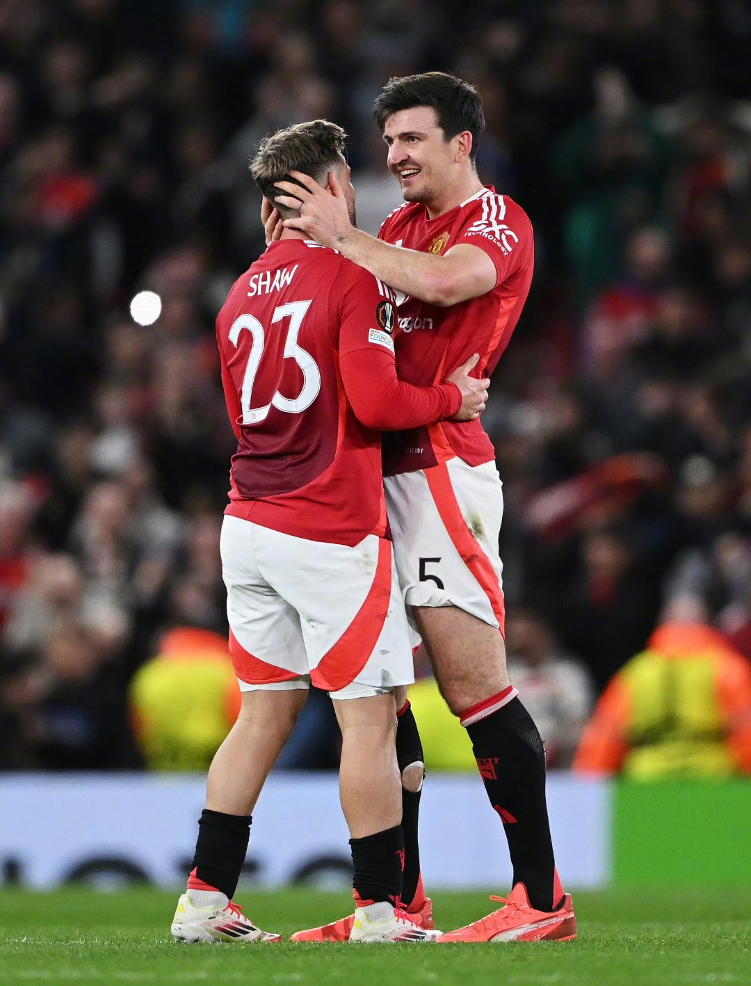 爱游戏-曼联遭遇连败,争冠前景黯淡无法扭转颓势