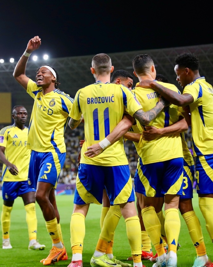 包含切尔西轻取罗马，迪马利亚扛起全队的词条